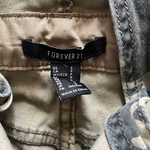 Forever 21 camo overall size small - Picture 7 of 13